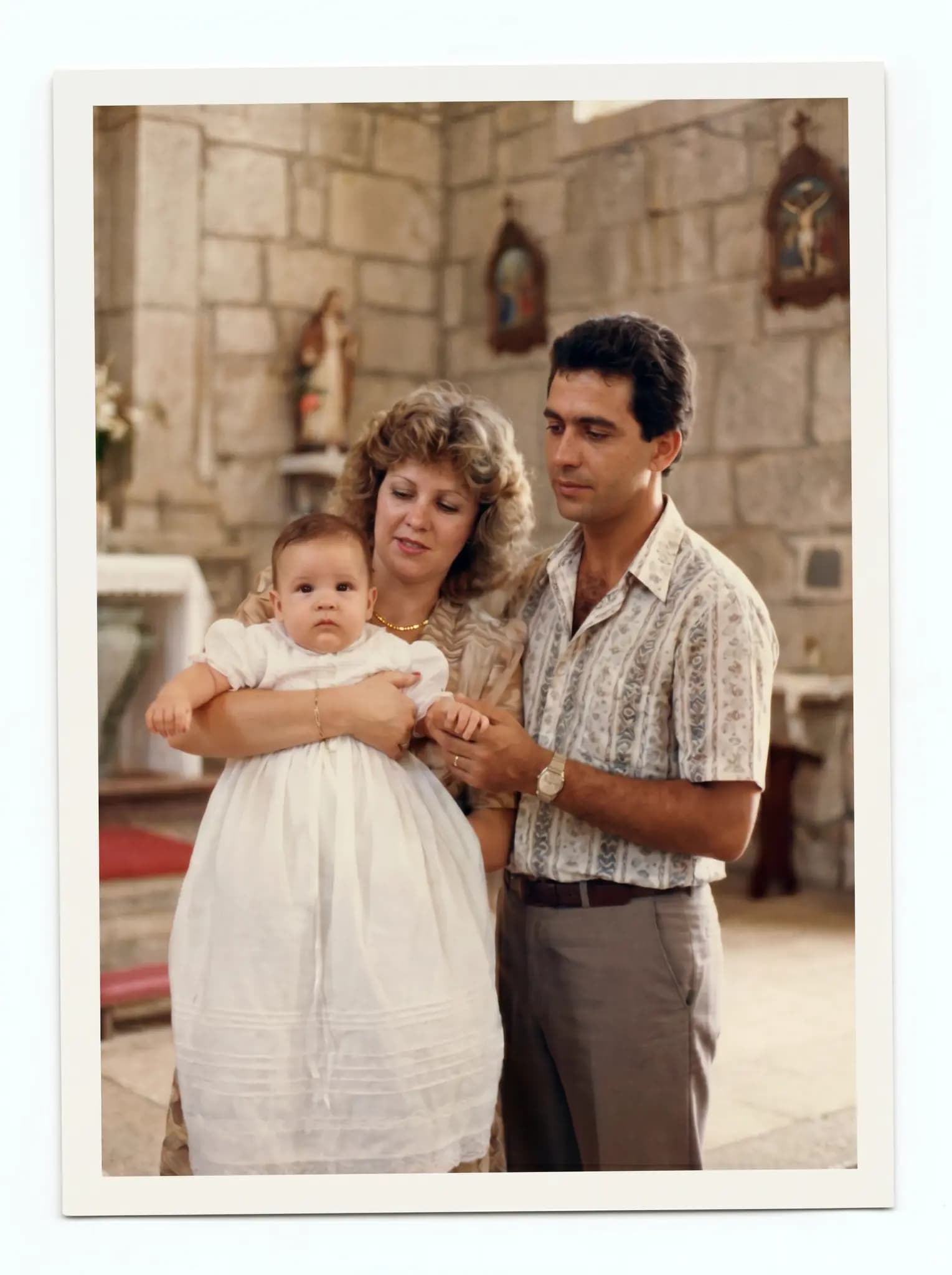 Foto de bautizo de 1985 restaurada