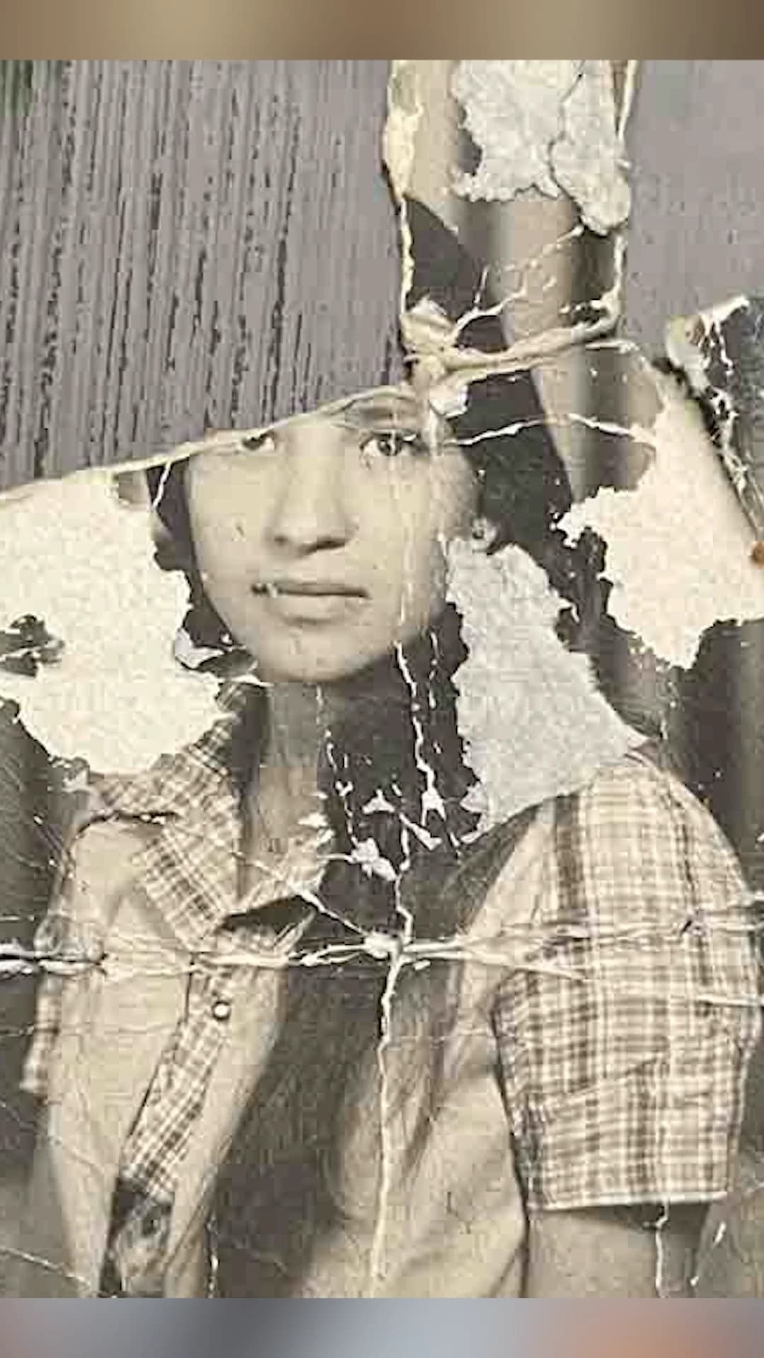 Foto antiga danificada antes da restauração com IA em Granja