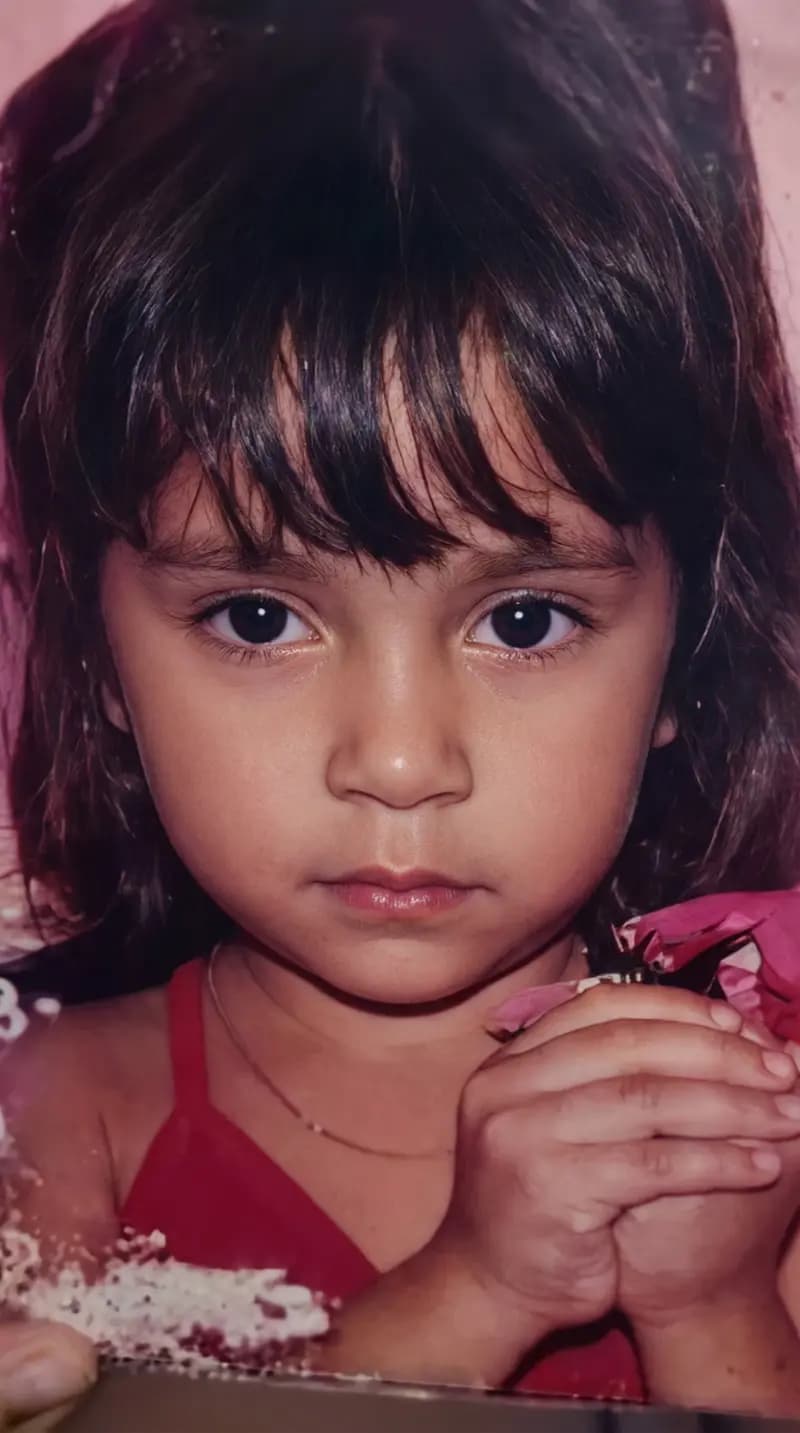 Foto restaurada sem rasgos, nítida e limpa